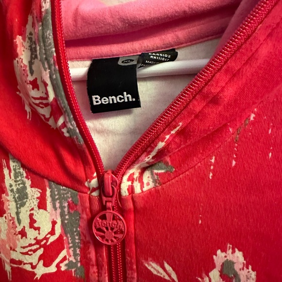 💖BENCH Hoodie with Patterns and Logo - Picture 2 of 3